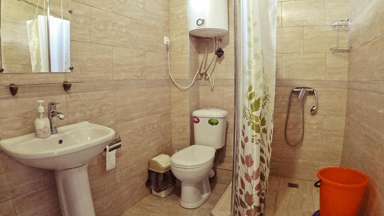 Гостевой Дом Летний Сад Sukhumi Exterior photo